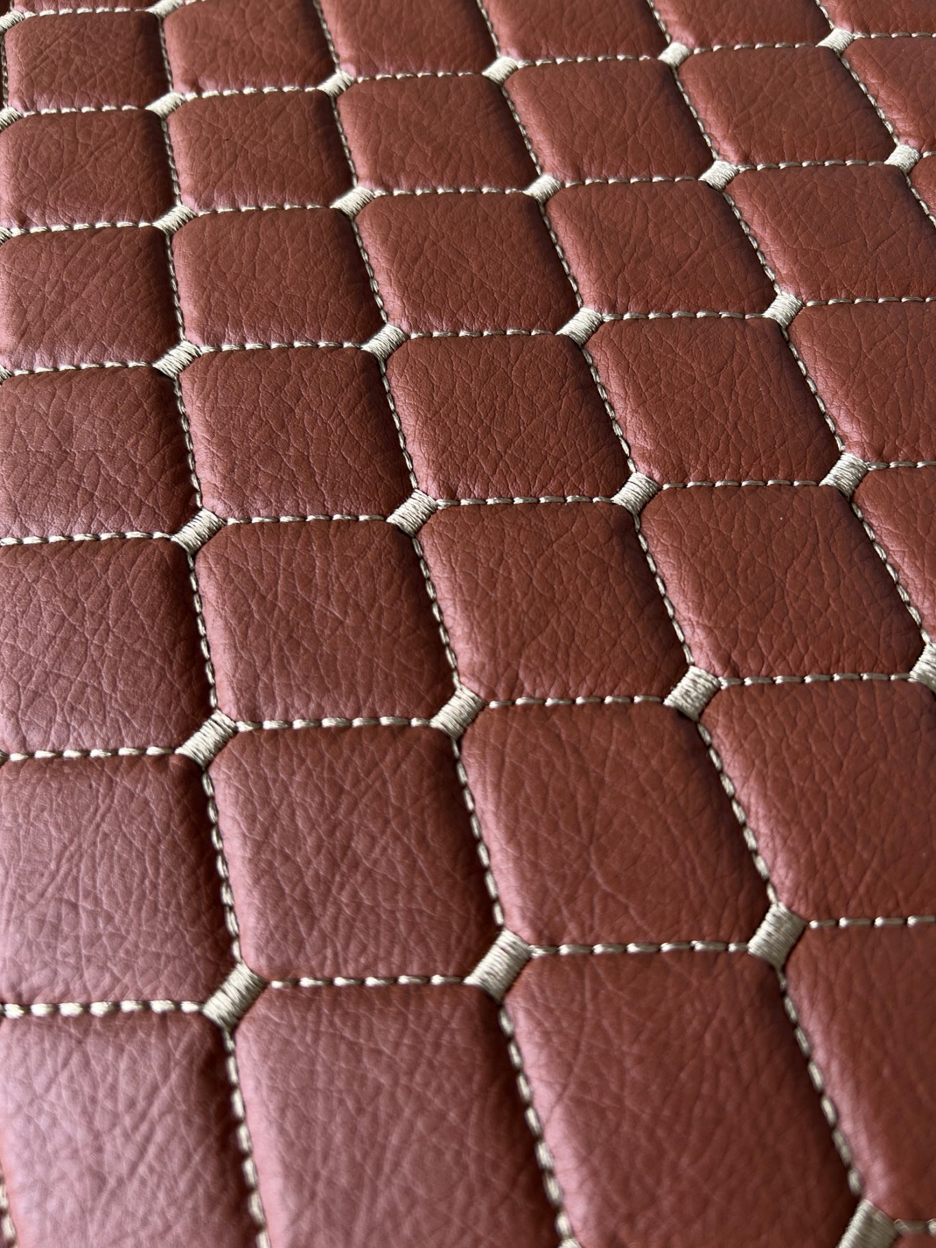 Braun mit goldenen Nähten LKW Sitzbezüge Braun mit goldenen Nähten